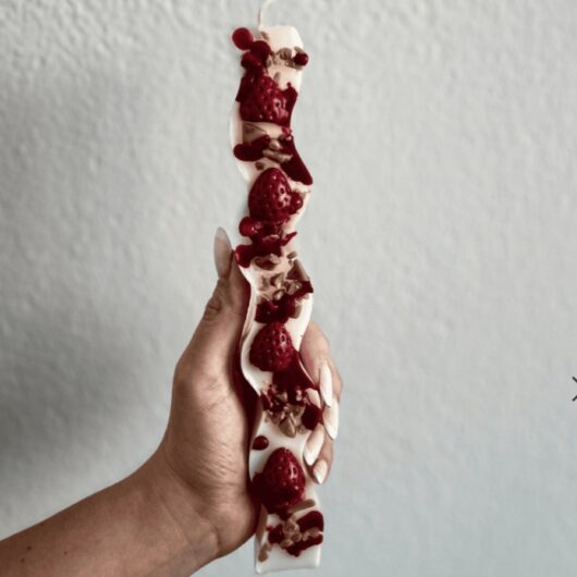 (Ελληνικά) ΧΕΙΡΟΠΟΙΗΤΗ ΑΡΩΜΑΤΙΚΗ ΛΑΜΠΑΔΑ, STRAWBERRY CHEESECAKE